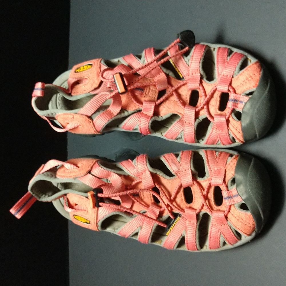 KEEN Whisper Sandals Size 6.5